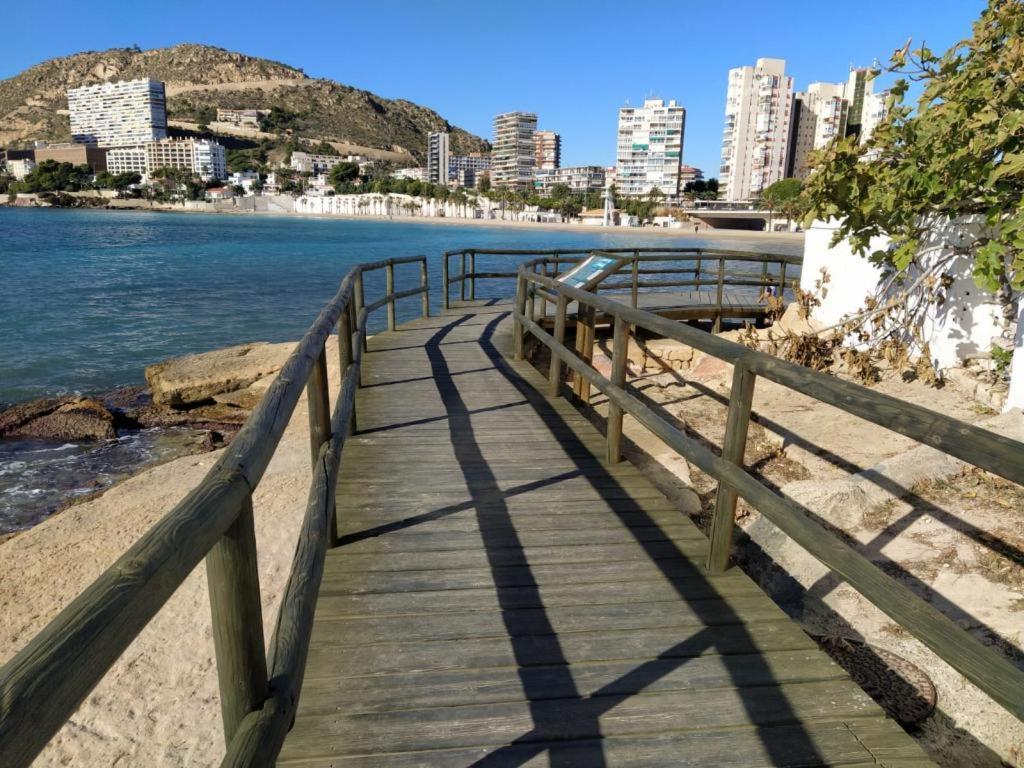 Very Lightful Apartment. Incredible Sea Views. Big Terrace, Swimming Pool. Ac. Very Close To Alicante City Center. Luaran gambar